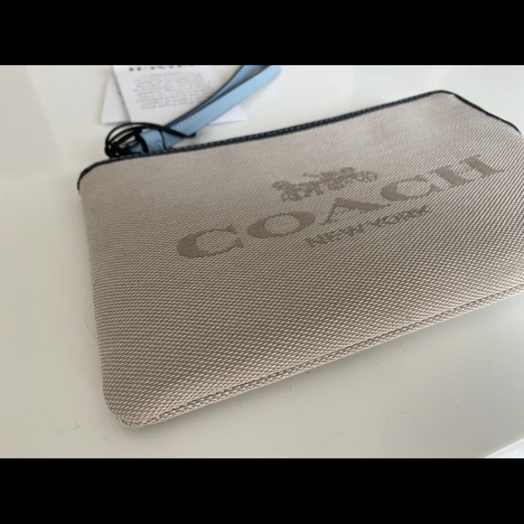 NWT Coach Large Corner Zip Wristlet In Colorblock CA734 Natural - Picture 5 of 9